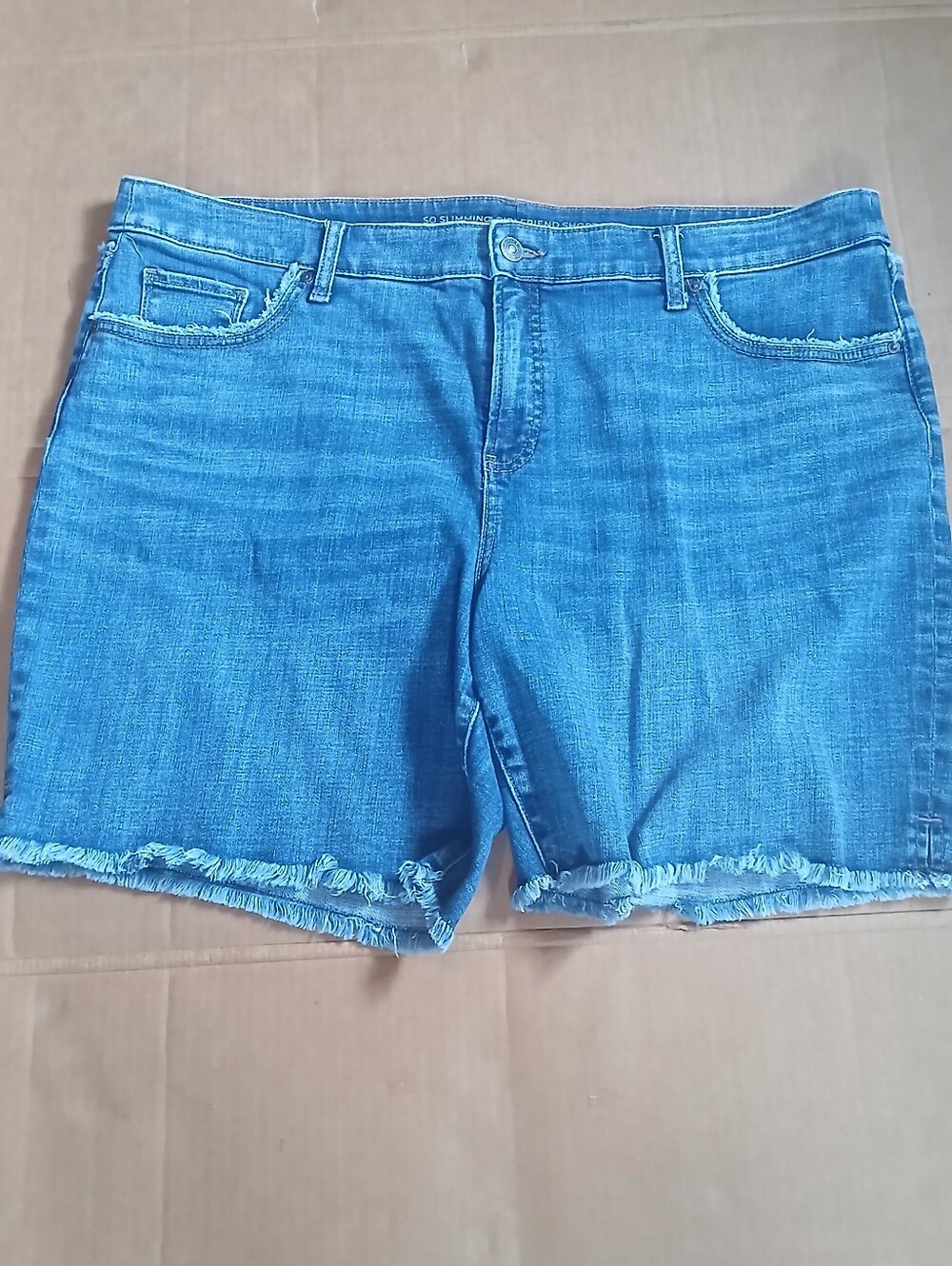 Chico’s Classic Women's Denim Shorts Slimming Medium Wash Blue Size 3.5 Size 18